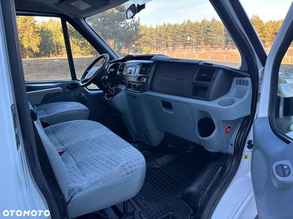 Ford Transit - 17