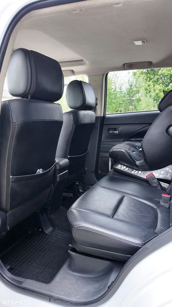 Mitsubishi Outlander 2.2 DID Instyle Navi 4WD - 17