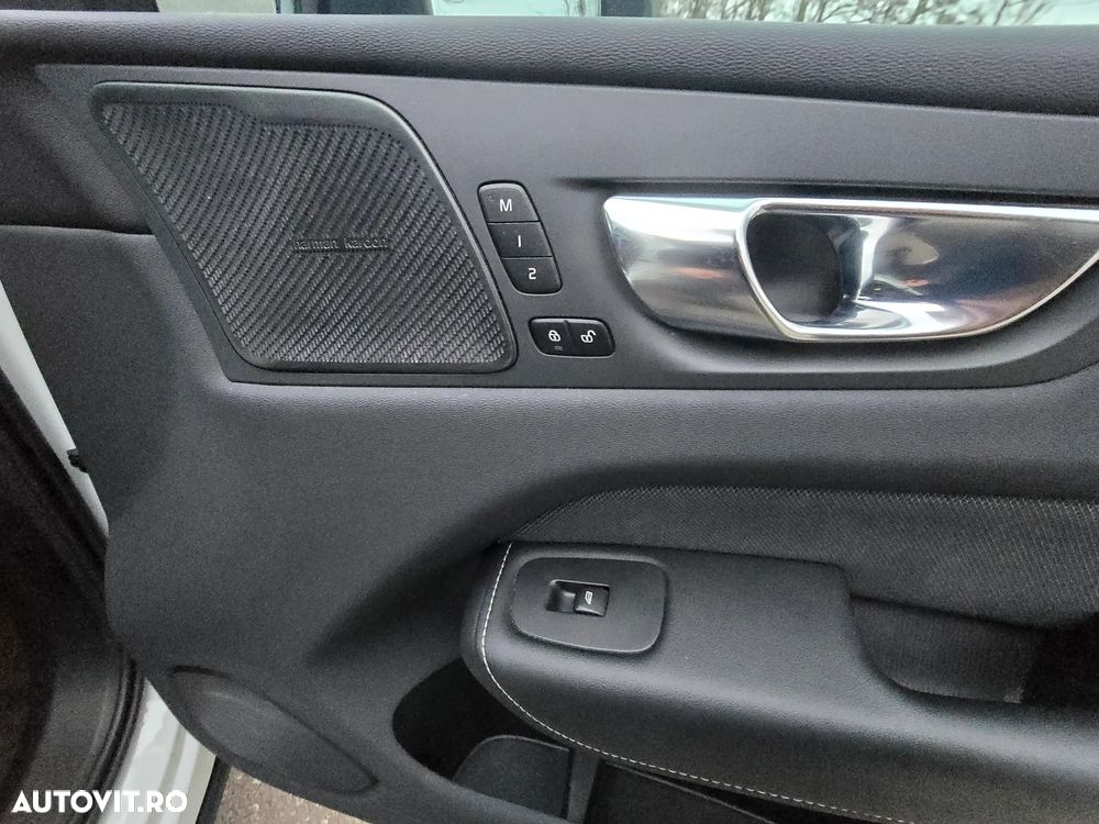 Volvo XC 60 T5 AWD R-Design - 13