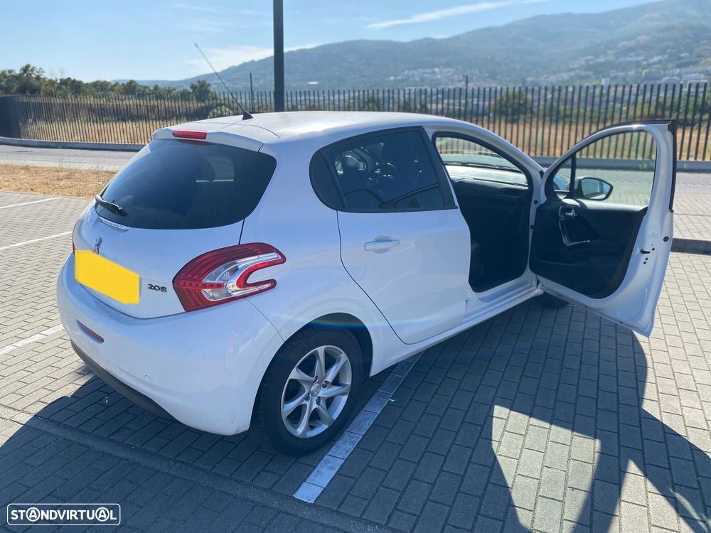 Peugeot 208 1.4 HDi - 2