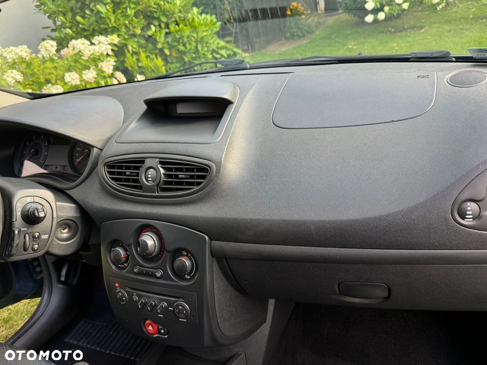 Renault Clio 1.2 16V All Inclusive - 12