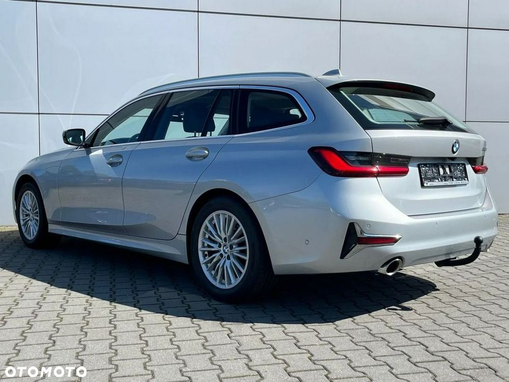 BMW Seria 3 320d Luxury Line - 11