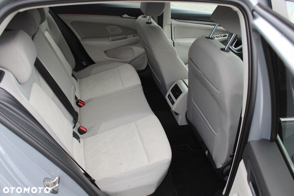Volkswagen Golf VIII 1.5 TSI EVO Style - 12