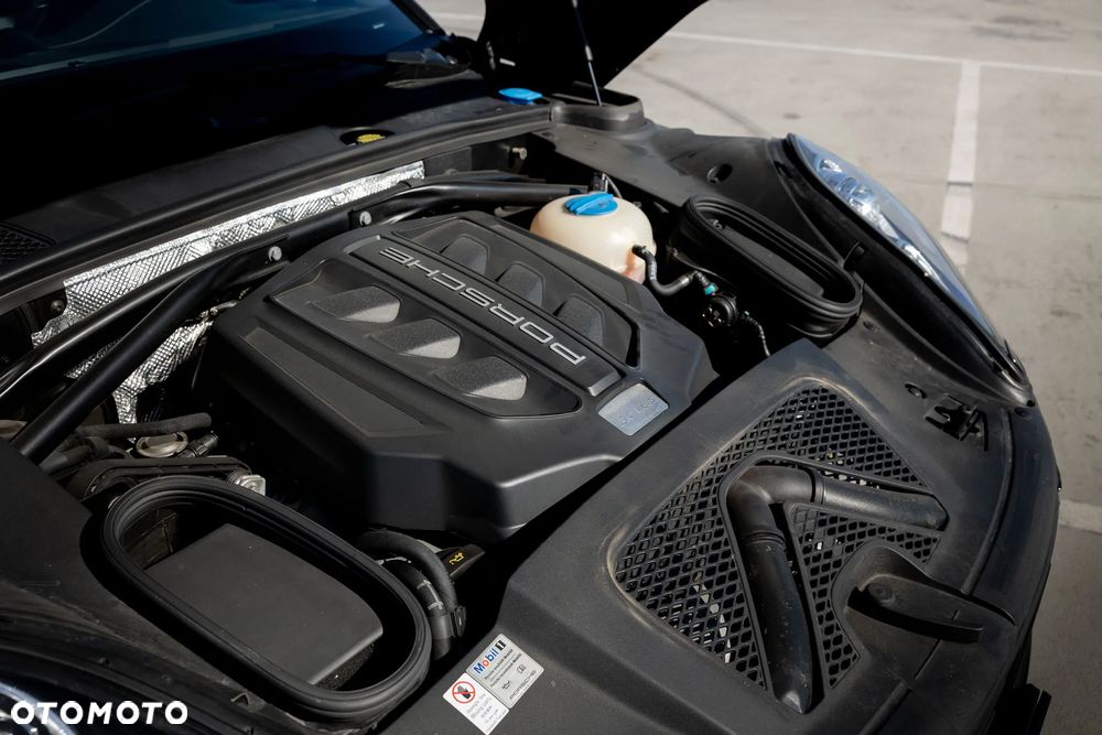 Porsche Macan S - 30