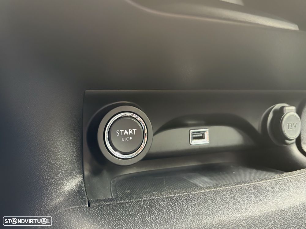 Citroën C4 Cactus 1.2 PureTech Shine - 24