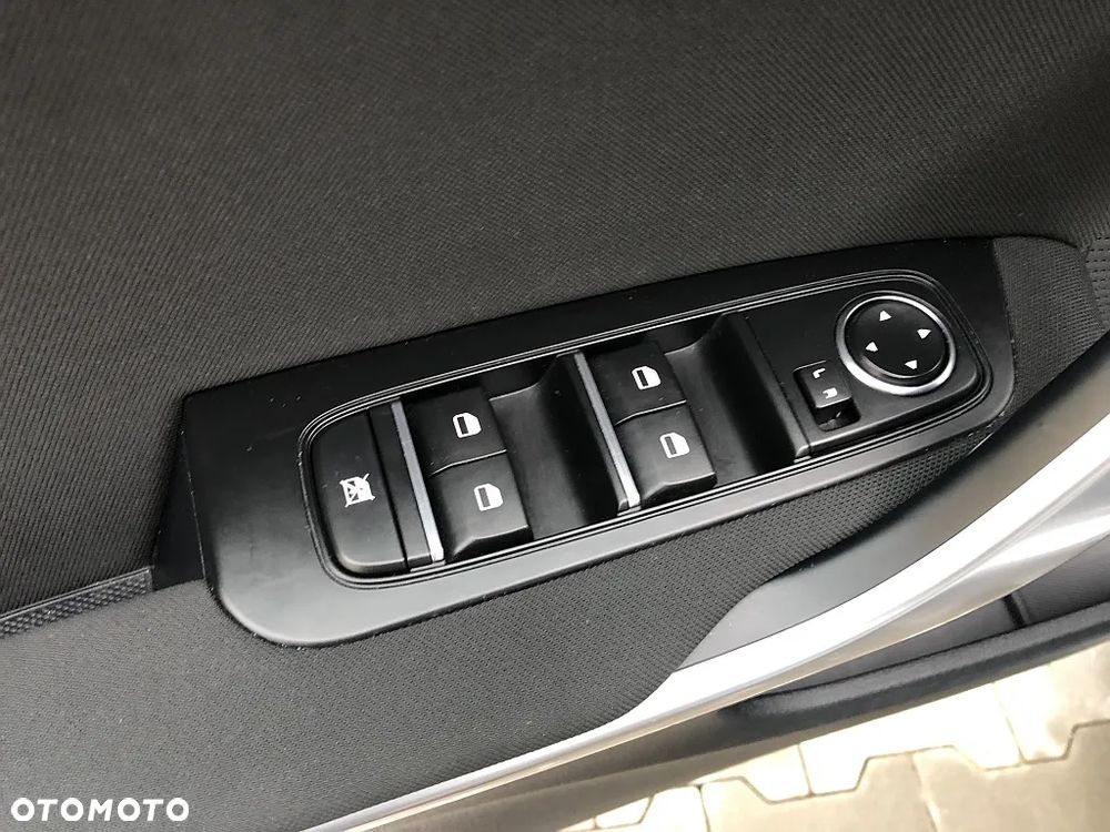 Kia Ceed 1.6 CRDi SCR M - 23