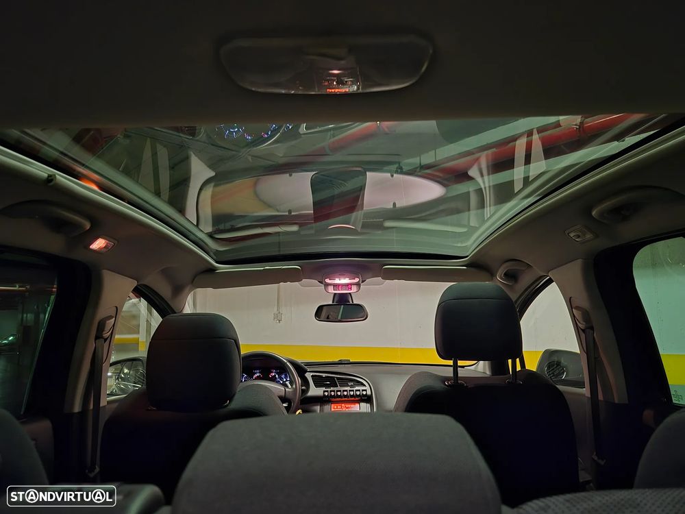 Peugeot 3008 1.6 HDi Sport CMP6 - 24
