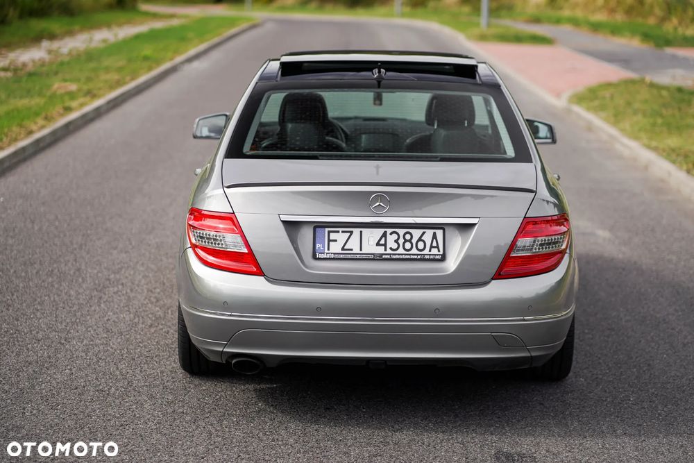 Mercedes-Benz Klasa C 200 CGI BlueEff Elegance - 5