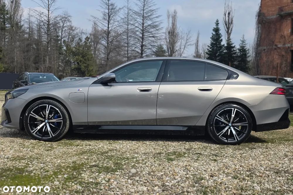 BMW Seria 5 540d xDrive mHEV M Sport - 3