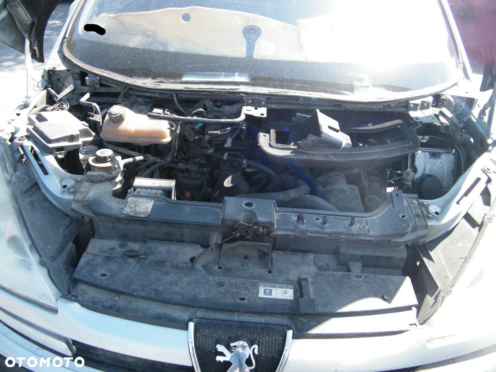 Peugeot 807 (02-09r.) 2.2 HDI 127KM. Silnik BMR Skrzynia JMA lakier LC9X.Cały na części. GWARANCJA !!!  Przód Tył Zestaw Komplet Drzwi Klapa Zderzak Błotnik Maska Grill Atrapa Szyba Pas Lampa Lusterko Boczki Fotel Kanapa Kokpit Deska Rozdzielcza Przełącznik Włącznik Sterownik Przewody Wiązka Instalacja Moduł Komputer Czujnik Listwa Pompa Alternator Wtryski Głowica Rozrusznik Kompresor Sprzęgło Dwumas Silnik Skrzynia ABS Klimatyzacji Paliwa Wspomagania Kolektor Turbina Przepustnica Zawór Chłodnica Koło Hak Belka Sanki Zawieszenie Mcpherson Półoś Amortyzator Wydech Tłumik Zacisk Most - 7