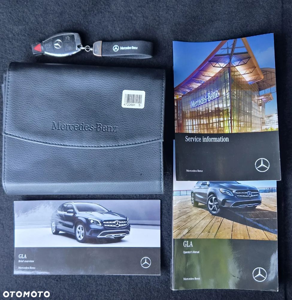Mercedes-Benz GLA 250 4Matic 7G-DCT - 12