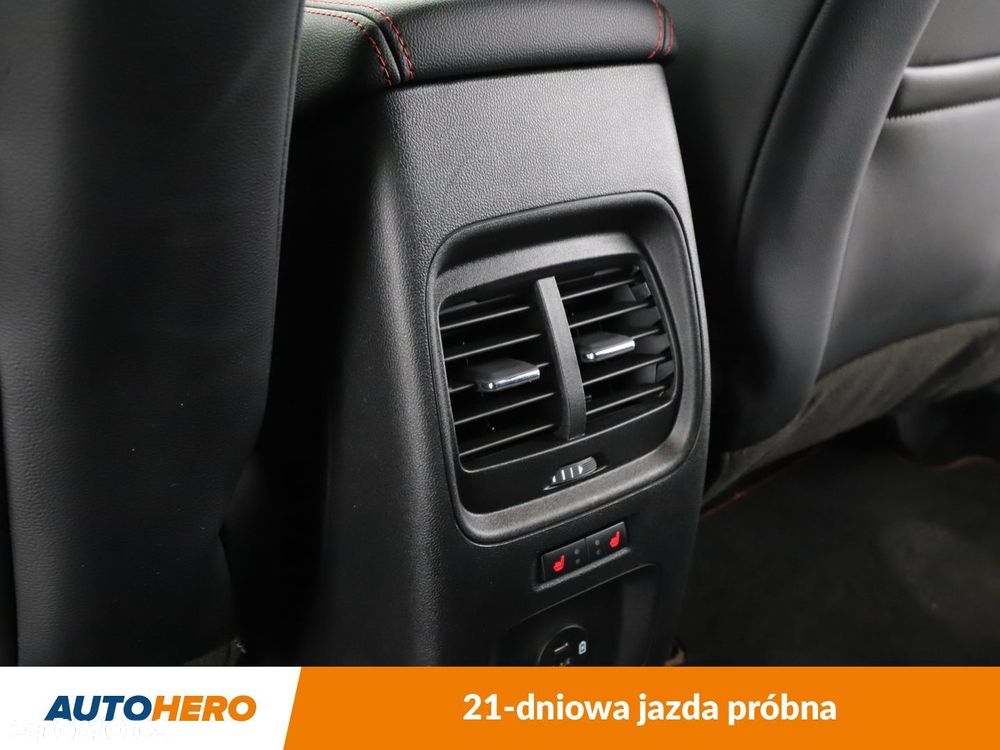 Ford Kuga - 36
