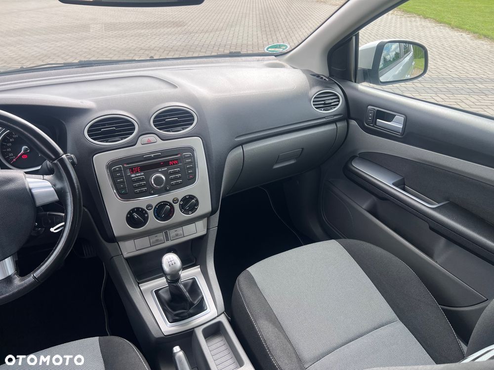 Ford Focus 1.8 Style - 25