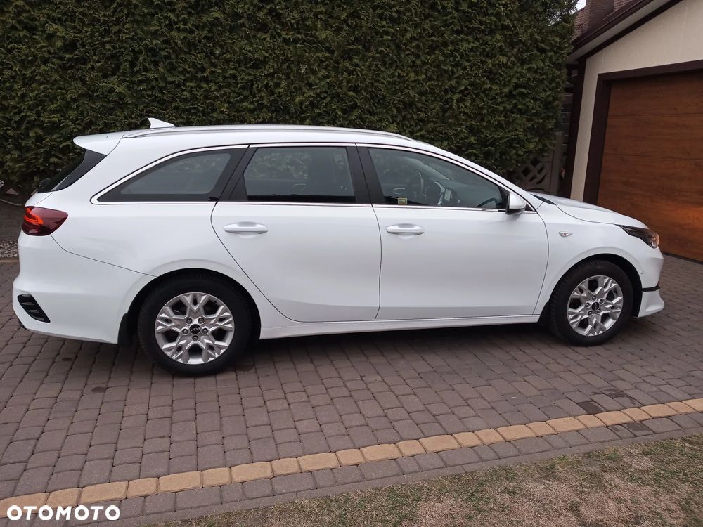 Kia Ceed 1.5 T-GDI M - 10
