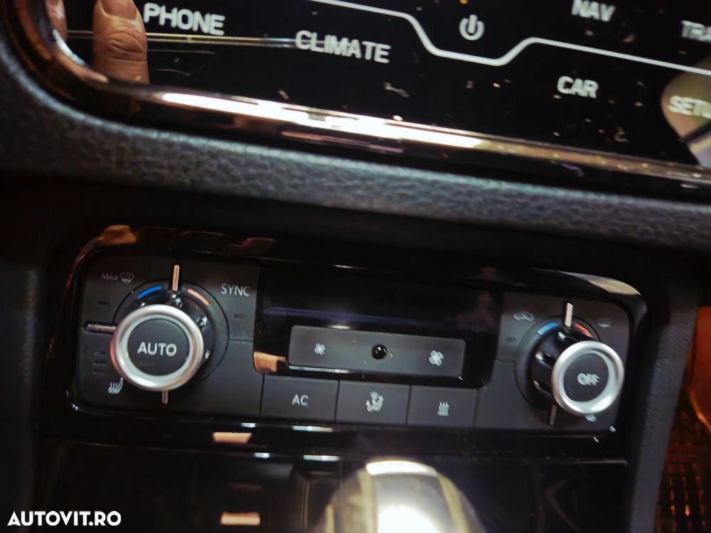 Volkswagen Touareg 3.0 V6 TDI BMT Terrain Tech - 16