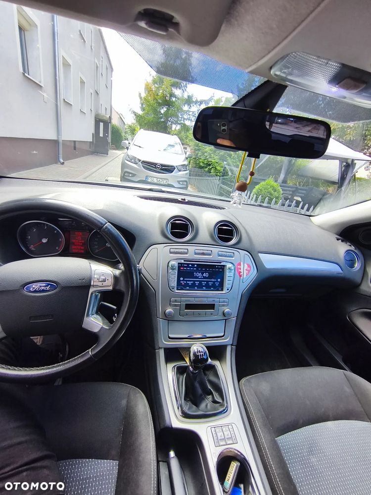 Ford Mondeo 2.0 TDCi Ghia - 9