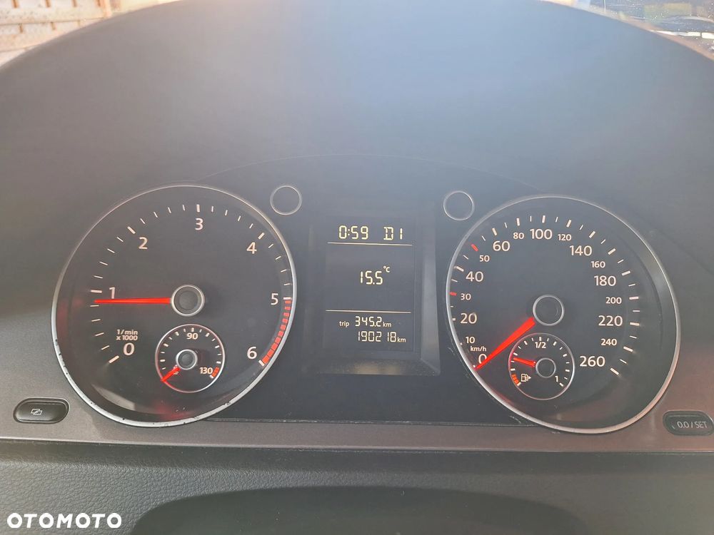 Volkswagen Passat 2.0 TDI Trendline DSG - 3
