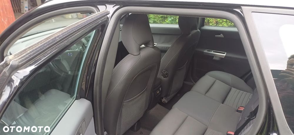 Volvo V50 1.8 - 9