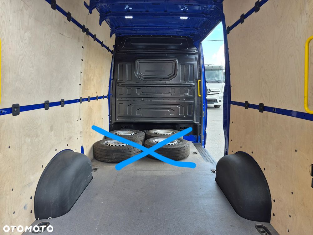 Volkswagen CRAFTER SYN1E BLASZAK - 15