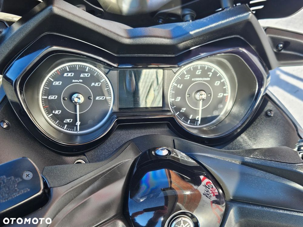 Yamaha X-max - 12
