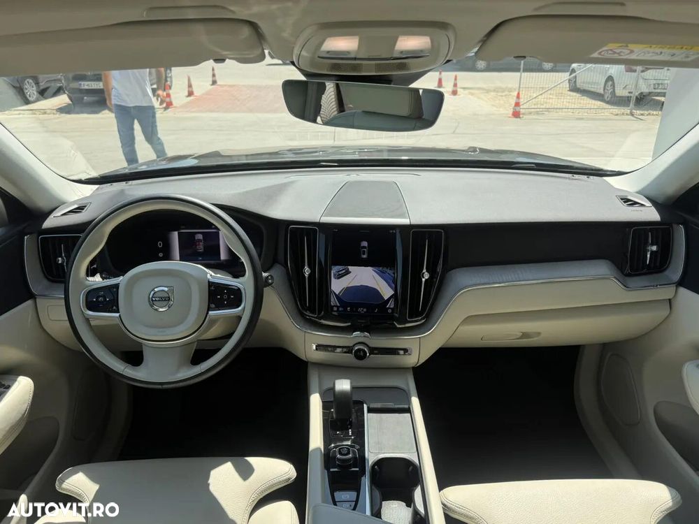Volvo XC 60 B5 AT AWD MHEV Plus Dark - 15