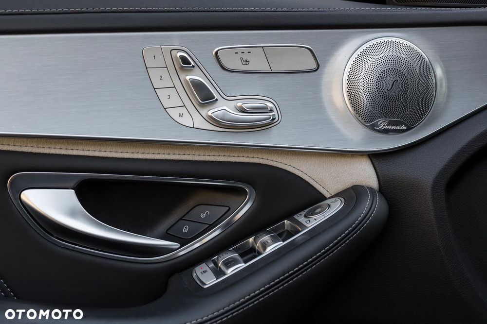 Mercedes-Benz Klasa C AMG 63 S AMG Speedshift 7G-MCT - 19