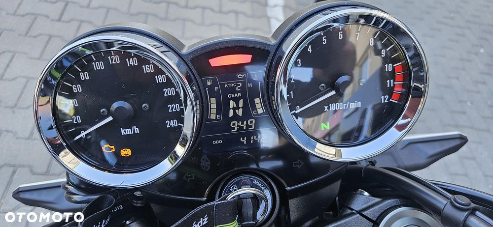 Kawasaki Z 900 RS - 3
