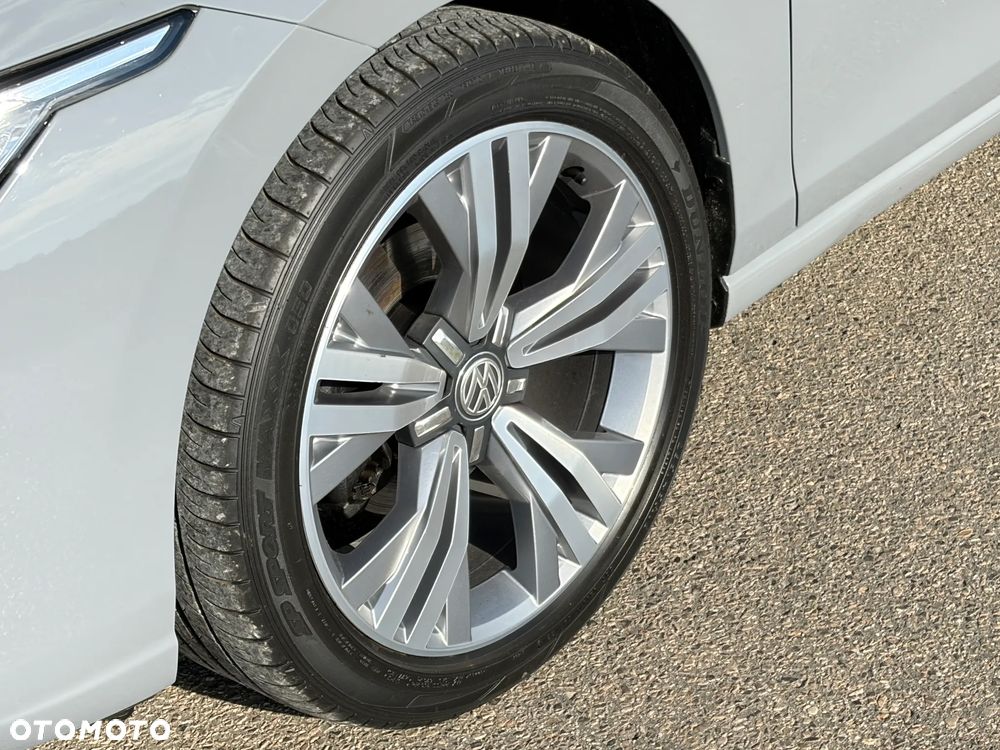 Volkswagen Golf - 26