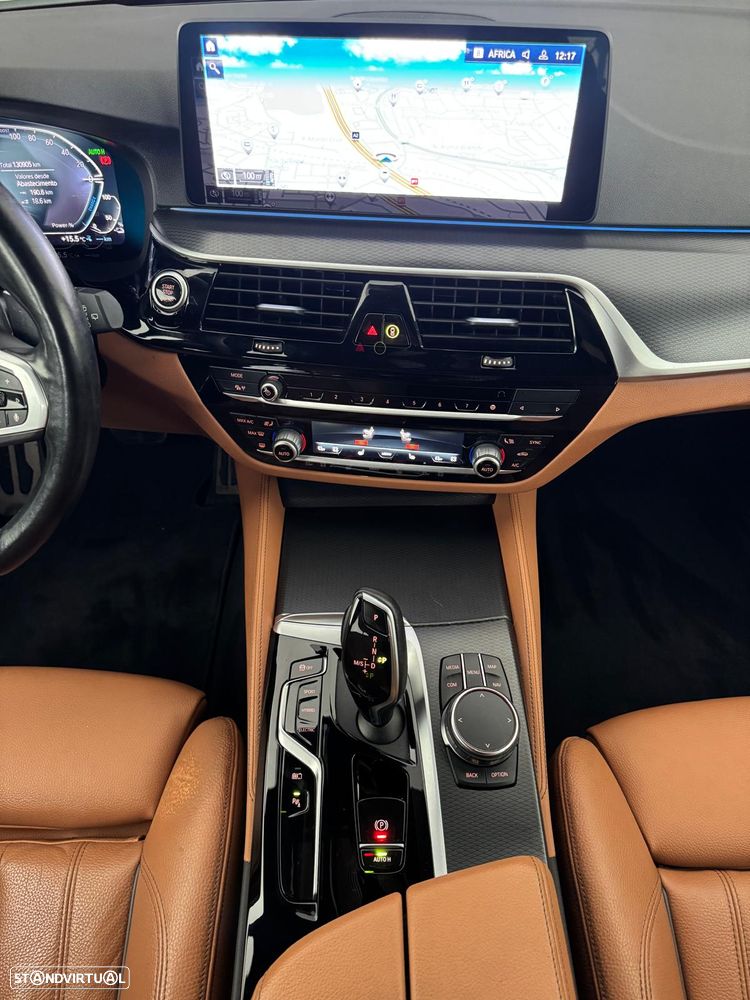 BMW 530 e Pack Desportivo M - 21