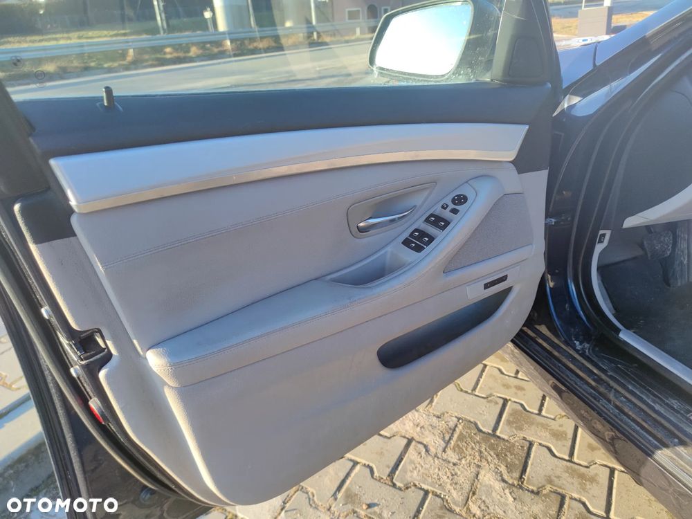 BMW Seria 5 535d xDrive Sport-Aut - 17