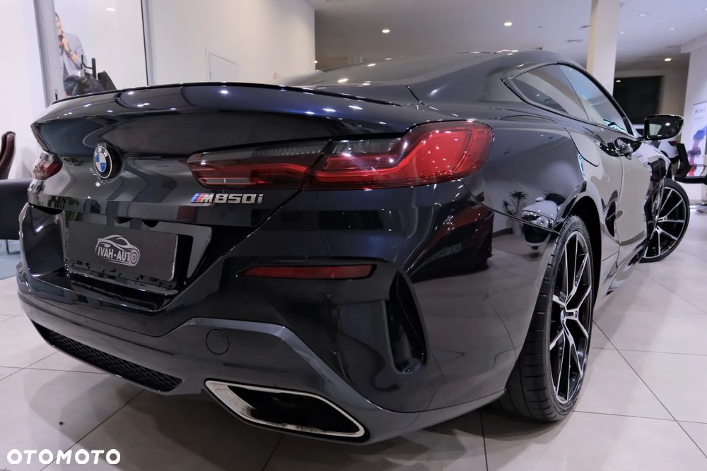 BMW Seria 8 M850i xDrive - 11