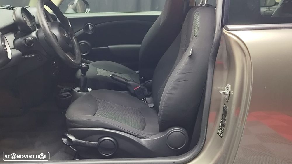 MINI 3 Portas One 1.6 - 9