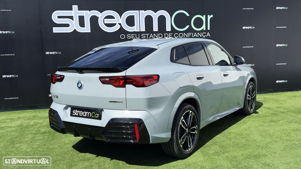 BMW iX2 eDrive20 Pack Desportivo M Pro - 10