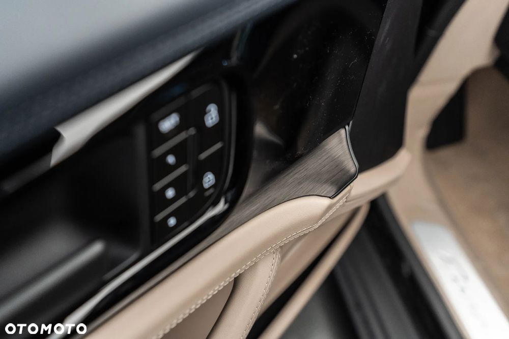 Porsche Panamera 4 E-Hybrid PHEV - 27