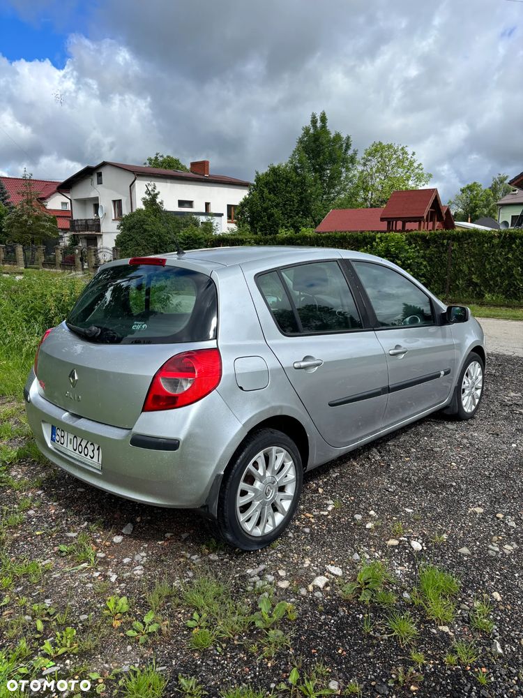 Renault Clio 1.5 dCi Authentique - 10