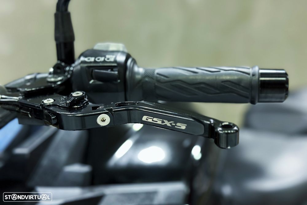 Suzuki GSX 1000 S - 19