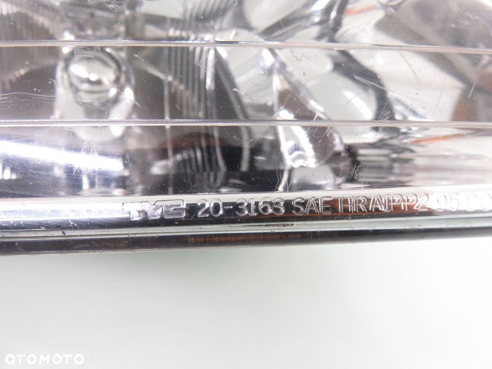 LAMPA PRAWA PRZEDNIA CHRYSLER  VOYAGER III (GS) - 2