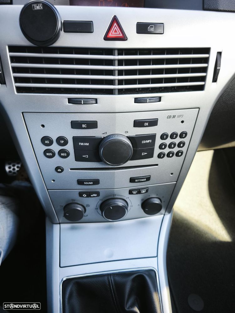 Opel Astra GTC 1.3 CDTI - 46