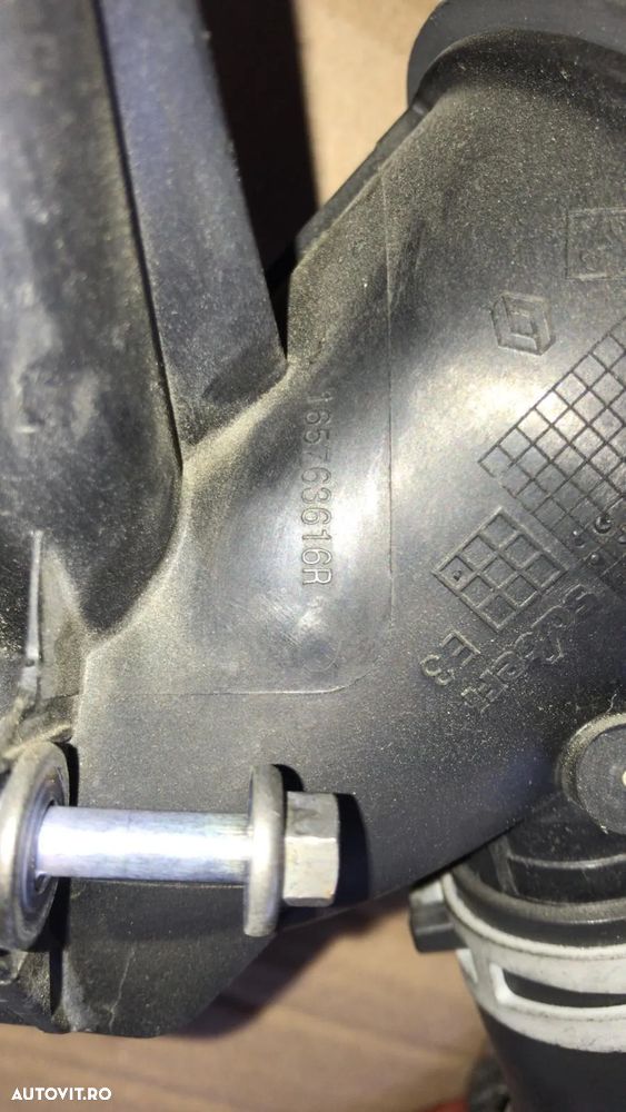 Tubulatura admisie cu senzor admisie intercooler 1.5 cdi Renault Kadjar 2021 165763616r - 2