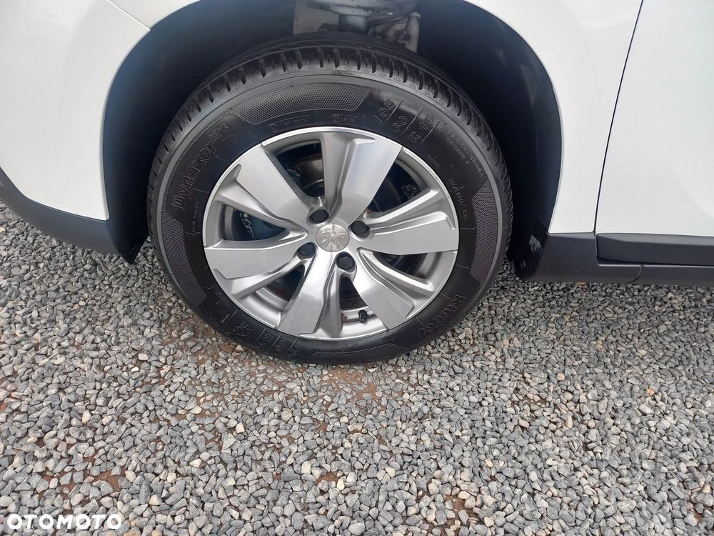 Peugeot 2008 BlueHDi 100 STOP & START Style - 16