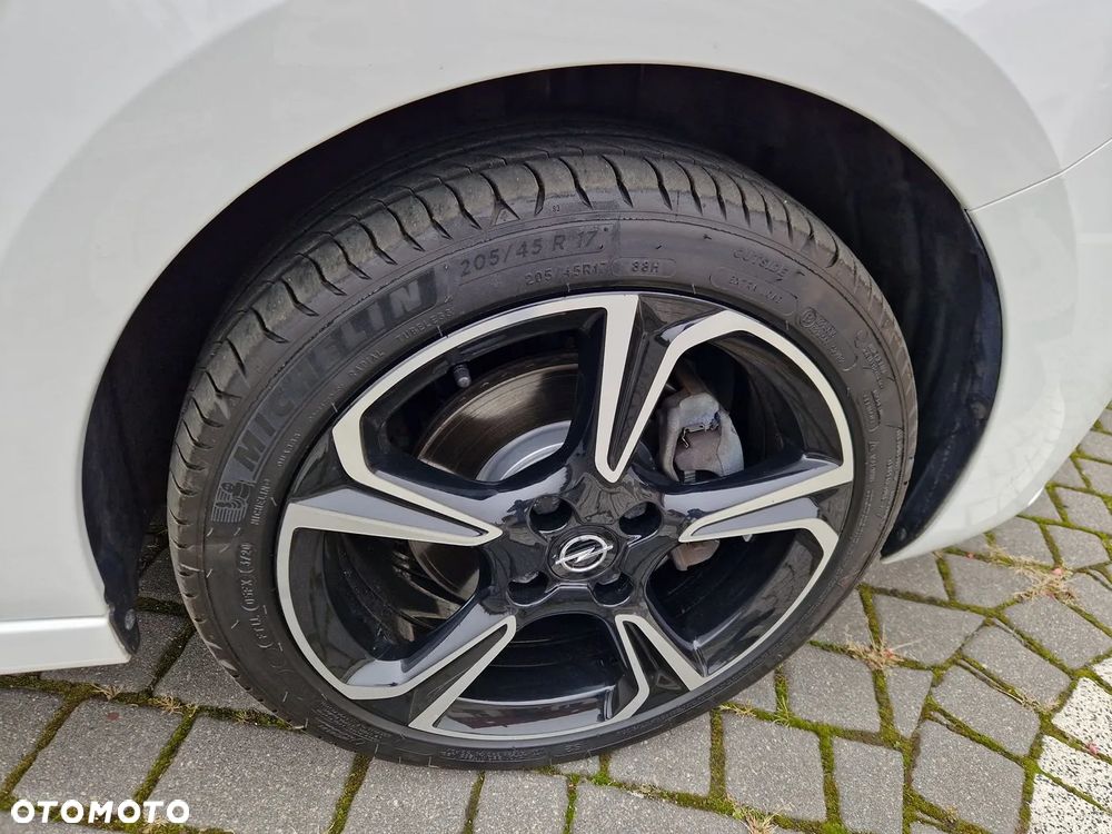 Opel Corsa 1.2 Direct Injection Turbo GS - 16