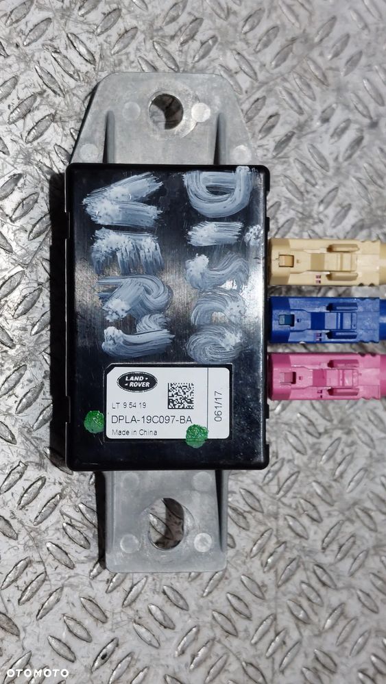WZMACNIACZ ANTENY LAND ROVER DISCOVERY R2017 NR DPLA19C097BA - 1