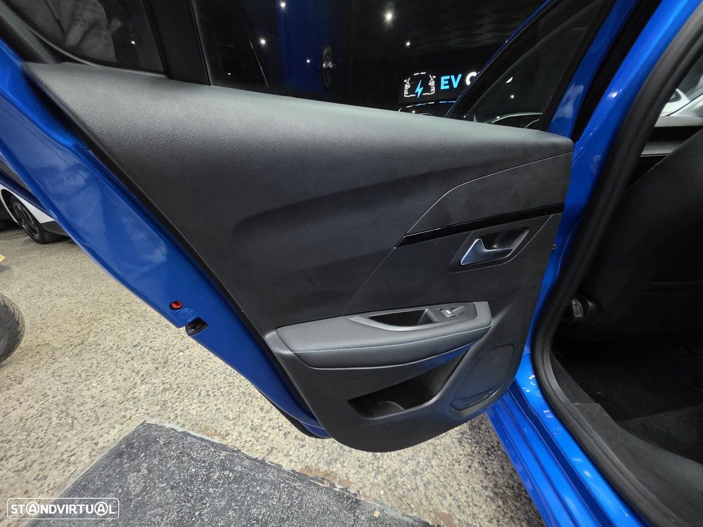 Peugeot e-208 Allure Pack - 11