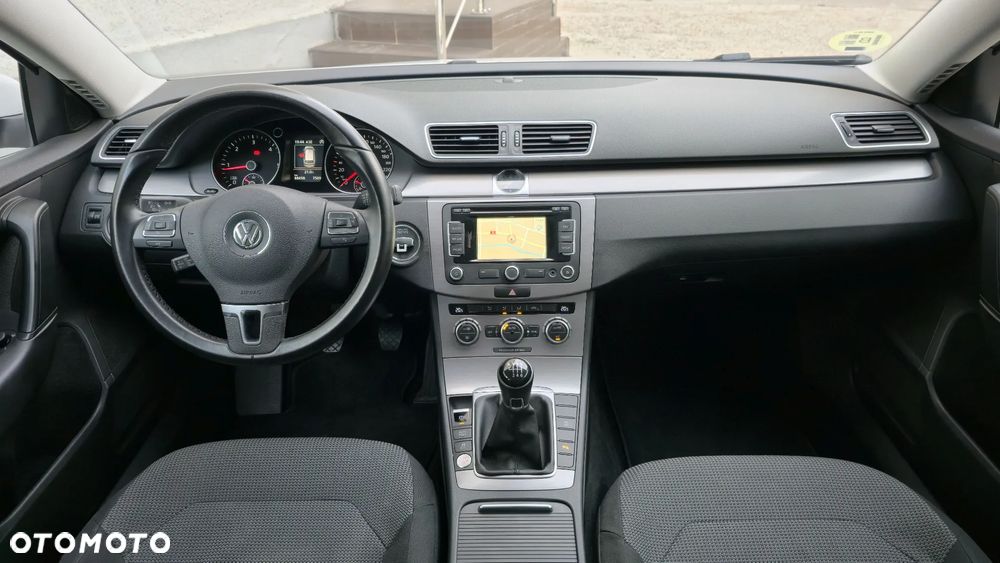 Volkswagen Passat 1.6 TDI Comfortline - 20