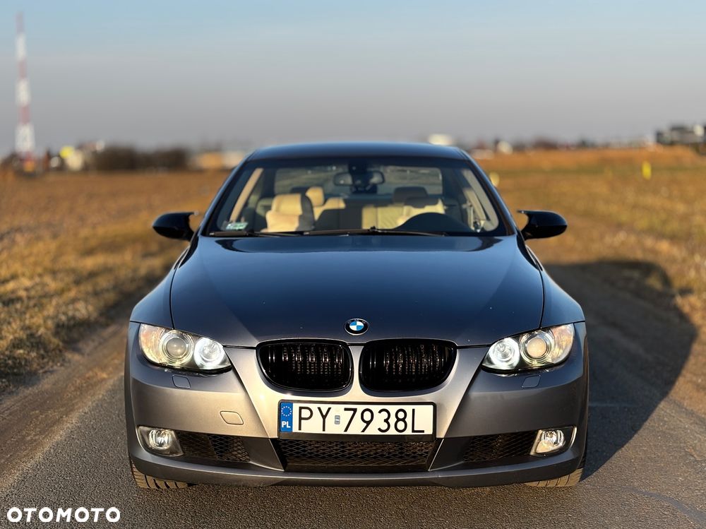 BMW Seria 3 325i - 3
