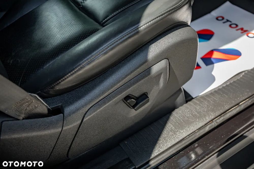 Jeep Commander 3.0 CRD Limited - 24