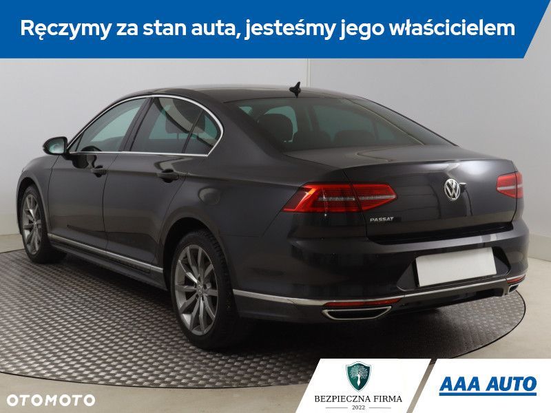 Volkswagen Passat - 6