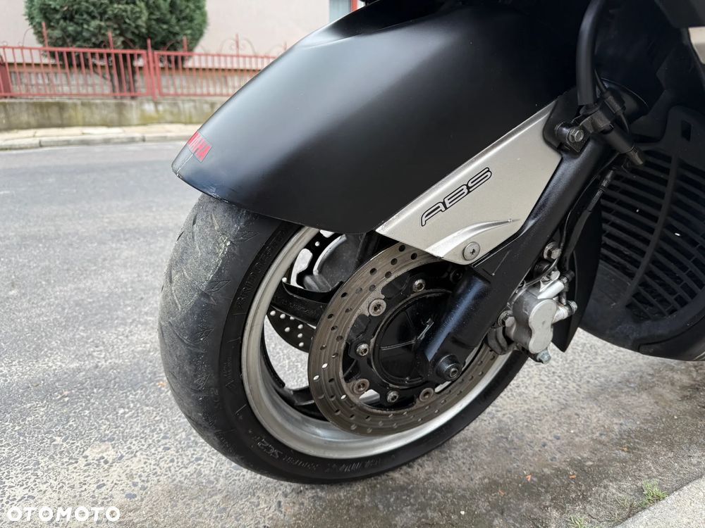 Yamaha Tmax - 23