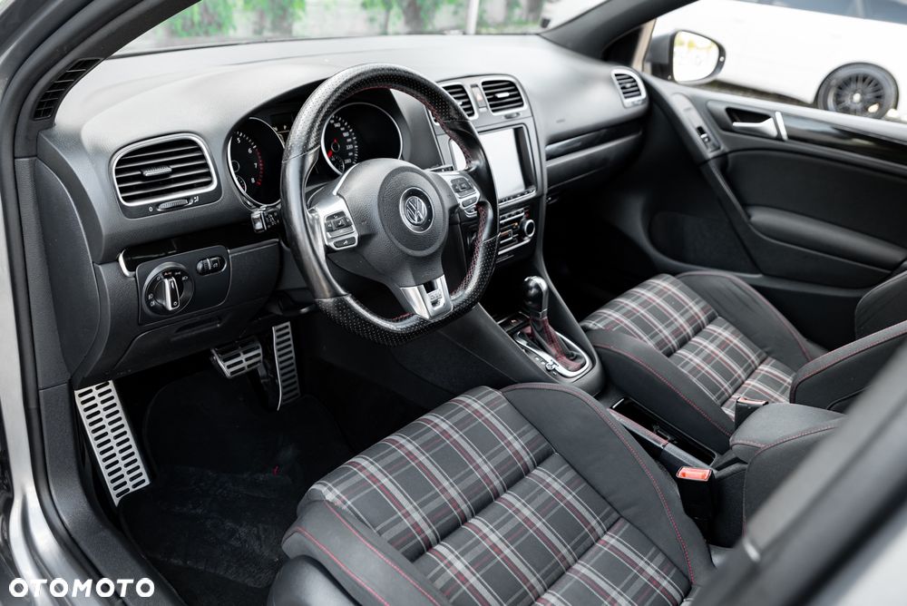 Volkswagen Golf 2.0 GTI DSG - 15