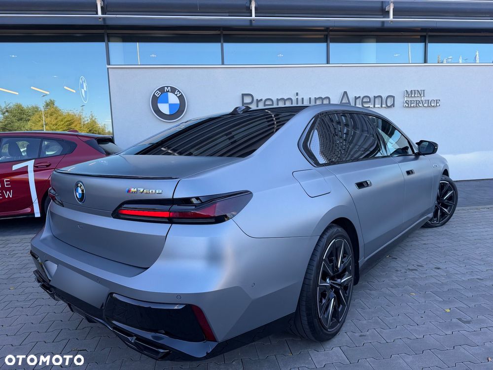 BMW Seria 7 M760e PHEV xDrive Individual Edition sport - 28